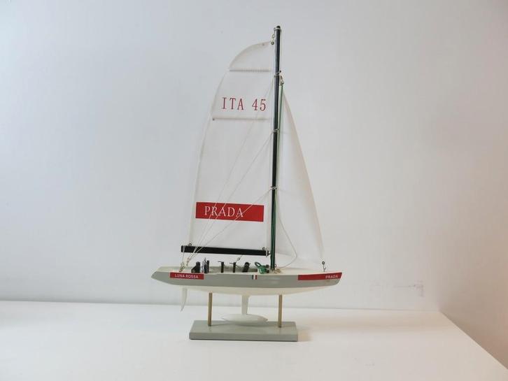 Prada Luna Rossa — Bateau à voile, Collections, Marques & Objets publicitaires, Comme neuf, Enlèvement ou Envoi
