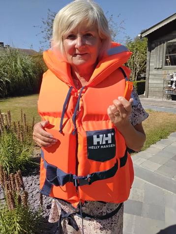 Watersport  reddingsvest,  voor uw boot ..onmisbaar  .. !!! beschikbaar voor biedingen