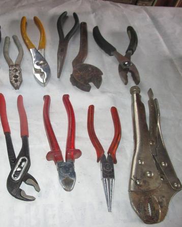lot handgereedschap beschikbaar voor biedingen