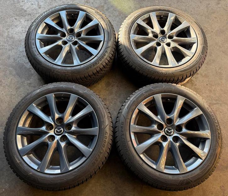 5x114,3 17" Mitsubishi Lancer Velgen +Winterbanden 205/55/17, Autos : Pièces & Accessoires, Autres pièces automobiles, Mazda, Enlèvement