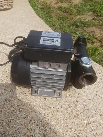 POMPE À MAZOUT NEUVE  SERVI  2 FOIS