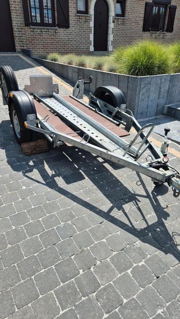 Remorque moto basculante a louer  beschikbaar voor biedingen