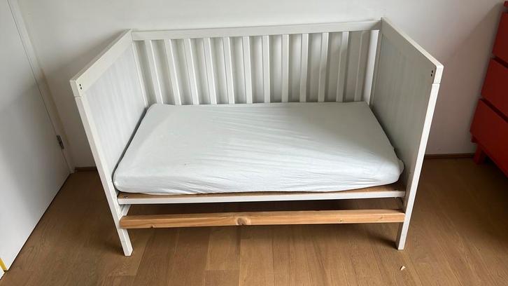 Ikea ledikant te gebruiken als cosleeper met matras, Kinderen en Baby's, Kinderkamer | Bedden, Gebruikt, Minder dan 140 cm, Minder dan 70 cm