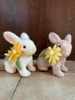 Set van 2 konijntjes met paasdecoratie bloemen, Diversen, Pasen, Ophalen of Verzenden, Nieuw