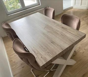 Spotprijs voor deze eetkamer beschikbaar voor biedingen