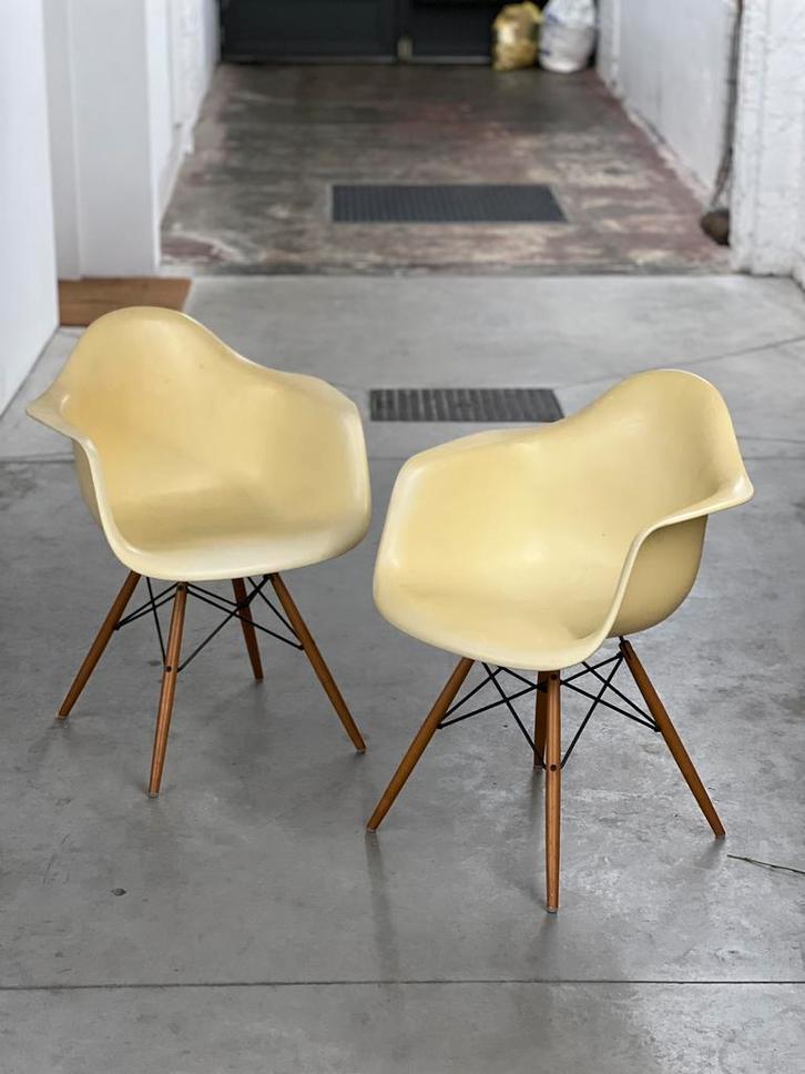 Paire de fauteuils Charles Ray Eames edition Vitra 2010, Antiquités & Art, Antiquités | Accessoires de maison, Enlèvement