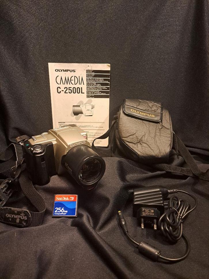 Olympus camedia C-2500L 1999 in zeer goede staat en werkend., Audio, Tv en Foto, Fotocamera's Digitaal, Gebruikt, Olympus, Ophalen of Verzenden