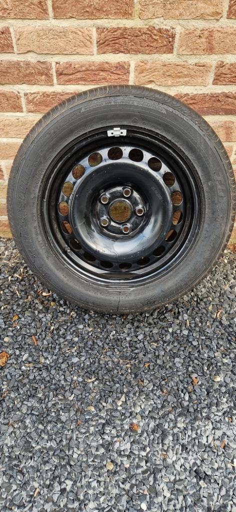 Roue de secours., Auto-onderdelen, Banden en Velgen, Banden en Velgen, Zomerbanden, 16 inch, 215 mm, Personenwagen, Gebruikt, Ophalen