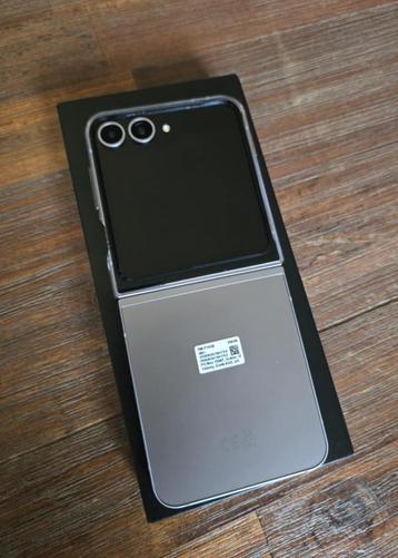 Samsung flip 6 256gb te koop beschikbaar voor biedingen