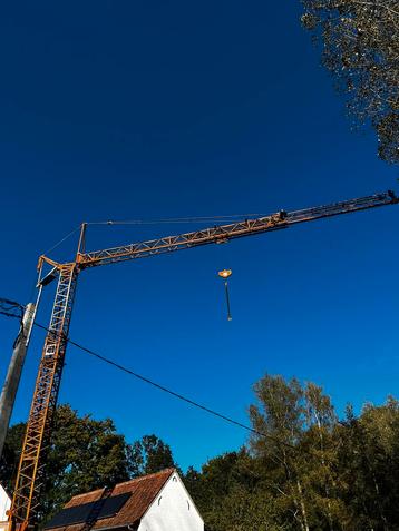 Bouwkraan arcomet t24 met wielen beschikbaar voor biedingen