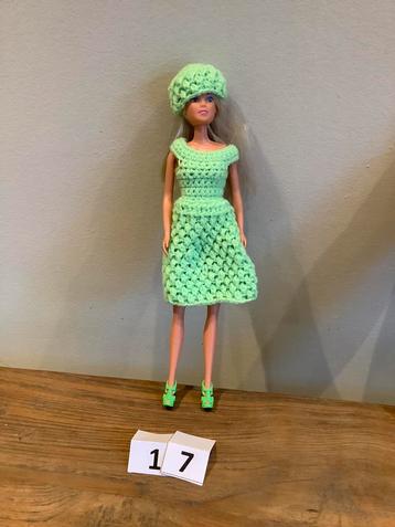 Barbie en ken pop 3€ en kleedjes 5€ beschikbaar voor biedingen