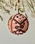 "Kerst in Roze" - fluwelen kerstbal - oud roze + pailletten, Ophalen of Verzenden, Zo goed als nieuw