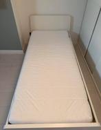 Eenpersoonsbed met matras en lattenbodem, Huis en Inrichting, Slaapkamer | Bedden, Ophalen, Zo goed als nieuw