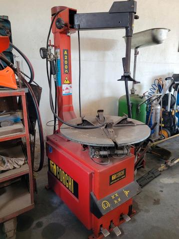 Banden demonteer machine beschikbaar voor biedingen