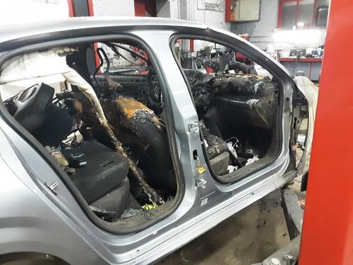 DORPEL RECHTS Peugeot 208 II (UB / UH / UP) (01-2019/-), Auto-onderdelen, Overige Auto-onderdelen, Peugeot, Gebruikt