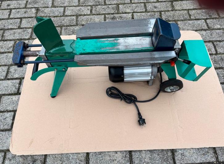 Fendeuse à bûches - Fendeuse à bûches 4 tonnes, Jardin & Terrasse, Fendeuses, Utilisé, Manuelle, Électrique, Enlèvement