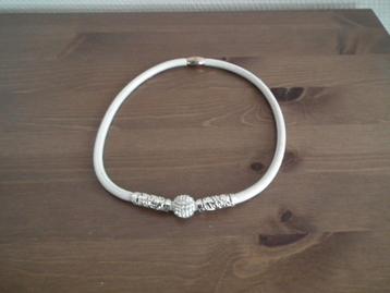 Chokerketting, voor dames (diameter 17 cm) beschikbaar voor biedingen