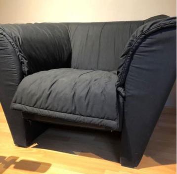 siège confortable en tissu noir moderne