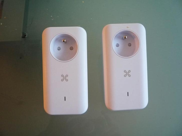 Wifi versterker Proximus PLC adapter V2 stopcontact plug-in, Computers en Software, WiFi-versterkers, Zo goed als nieuw, Ophalen of Verzenden