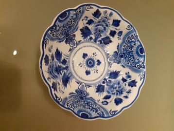 delfsblauwe  schaal beschikbaar voor biedingen