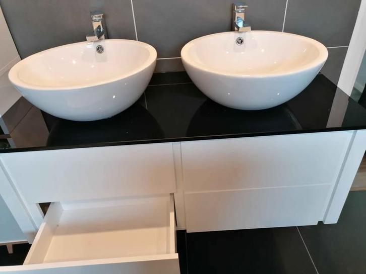 Dubbele wastafel 120,5 cm met kranen en waskommen, Huis en Inrichting, Badkamer | Badkamermeubels, Gebruikt, Wastafelkast, 100 tot 150 cm
