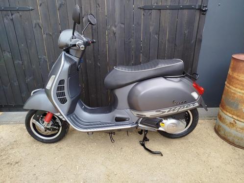 Vespa GTS 125 Super Sport / 2011 / 11750Km / Diverse extra's, Motoren, Motoren | Piaggio, Particulier, Scooter, 11 kW of minder