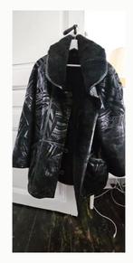 HANDGEMAAKTE JAS VAN SCHAPENVACHT, Kleding | Dames, Ophalen, Zo goed als nieuw, Zwart