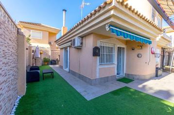 Mediterrane half-vrijstaande villa op Orihuela Costa.... beschikbaar voor biedingen