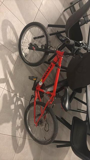 Rode Btwin kinderfiets 20 inch | goede staat beschikbaar voor biedingen