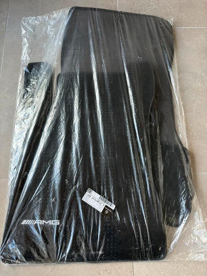 KIT DE TAPIS D’ORIGINE MERCEDES BENZ AMG, Autos : Divers, Tapis de voiture, Neuf, Enlèvement