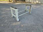 Industrieel gietijzeren machine onderstel, Ophalen