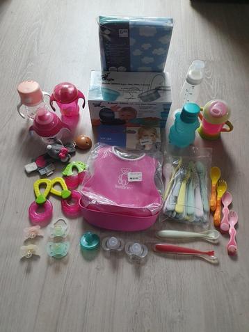Lot accessoires divers bébé beschikbaar voor biedingen