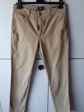 Broek Dockers maat W31/L34 beschikbaar voor biedingen