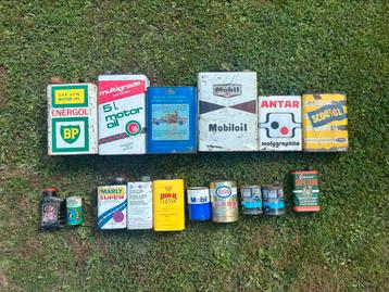 Lot de bidons d’huile olieblik olie blik Bp esso mobiloil beschikbaar voor biedingen
