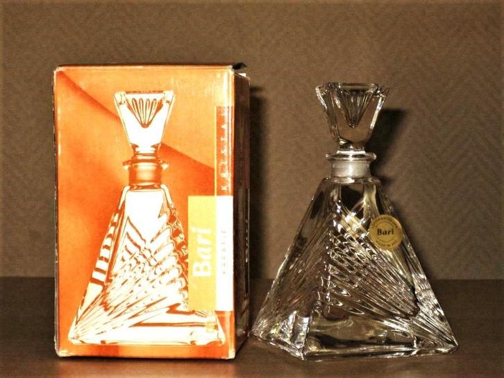 Nieuw vintage karafje - merk (Bari) 24% Loodkristal, Antiek en Kunst, Antiek | Glaswerk en Kristal, Ophalen of Verzenden