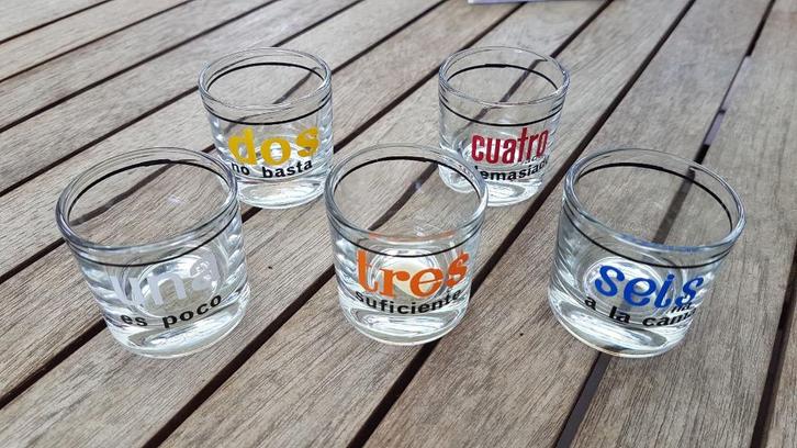 Lot 5 petits verres à goutte 30 ml, Huis en Inrichting, Keuken | Servies, Gebruikt, Glas of Glazen, Glas, Ophalen of Verzenden