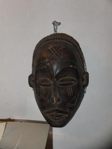 Antiek afrikaans houten masker