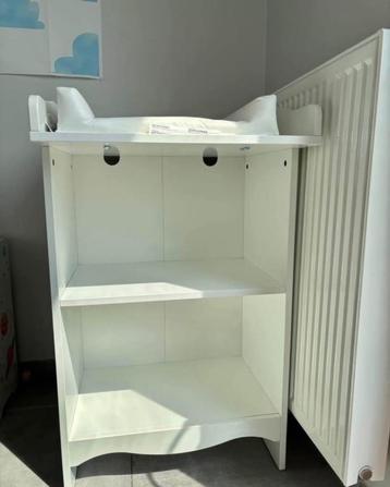Table à langer/bibliothèque, blanc beschikbaar voor biedingen