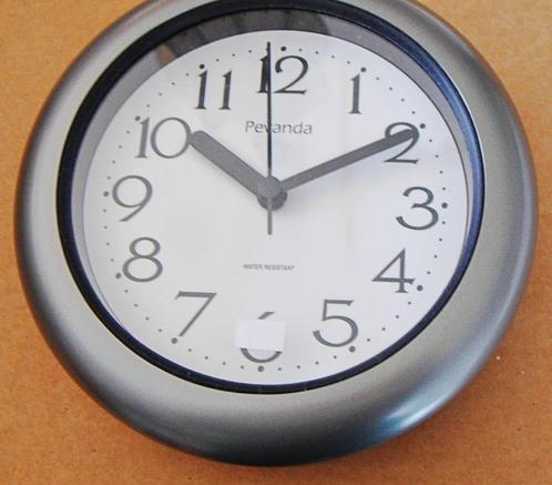 Horloge murale PEVANDA gris, Water resistant, 17 cm, NEUVE, Maison & Meubles, Accessoires pour la Maison | Horloges, Neuf, Horloge murale