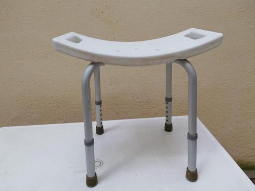 Tabouret de douche avec poignées latérales, H 50 cm L 50 cm, Divers, Matériel Infirmier, Utilisé, Enlèvement ou Envoi