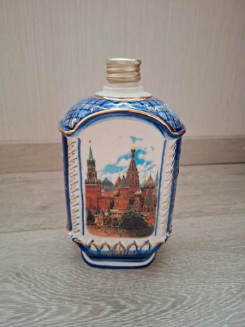 Russische fles vodka nieuw handgeschilderd Delft blauw beschikbaar voor biedingen