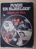 Magie en bijgeloof, Boeken, Esoterie en Spiritualiteit, Achtergrond en Informatie, Ophalen of Verzenden, Zo goed als nieuw, Douglas Hill