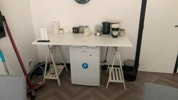 Ikea tafel instelbaar in de hoogte beschikbaar voor biedingen