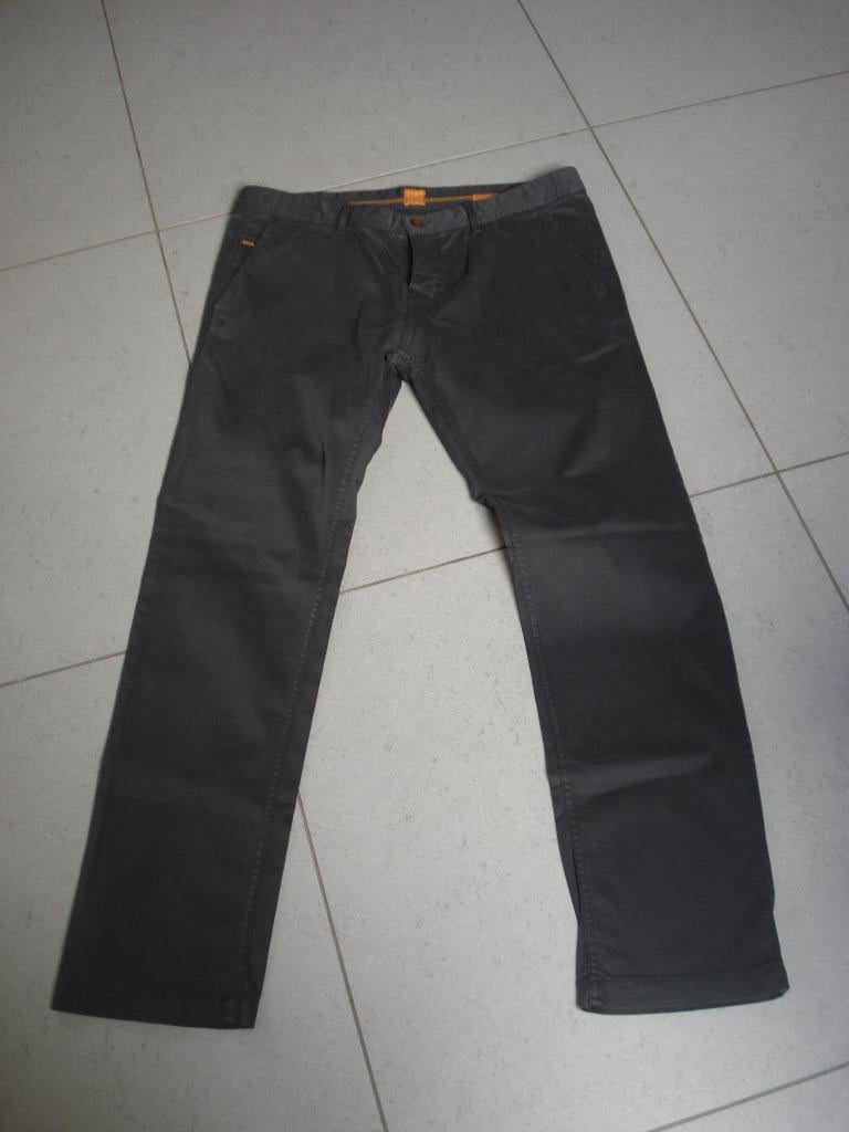 Hugo Boss broek, heren/jongens. mt 36, Kleding | Heren, Broeken en Pantalons, Ophalen of Verzenden, Gedragen, Groen, Hugo boss