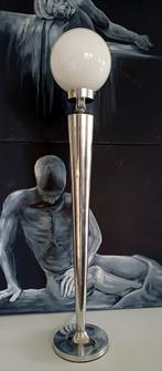 Vintage design lamp, aluminium voet met glazen bol, 105 cm, Ophalen of Verzenden, Zo goed als nieuw