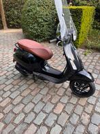 Vespa Primavera 50 cc blauw, Ophalen, Zo goed als nieuw