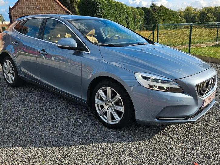 Volvo V40 D2 Inscription, Auto's, Volvo, Particulier, V40, ABS, Airbags, Airconditioning, Bluetooth, Boordcomputer, Centrale vergrendeling
