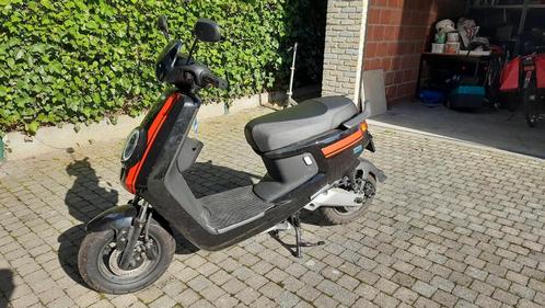 Elektrische bromfiets scooter Niu MQI + sport, Vélos & Vélomoteurs, Scooters | Marques Autre, Comme neuf, Enlèvement