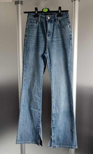 Broek - Wijde pijpen - Flared - Jeans - Blauw - Medium - €35 beschikbaar voor biedingen