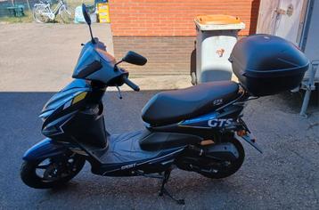 Scooter sirocco gts sport klasse a nieuwstaat 11 maand oud, Enlèvement, Comme neuf